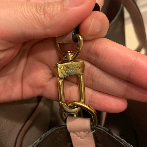 *SOLD* Authentic Louis Vuitton Neónóe MM in Rose Poudre Pink Monogram - Picture 6 of 9